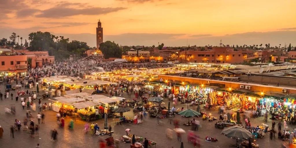 Photo du souc de Marrakech en fin de journée avec le soleil