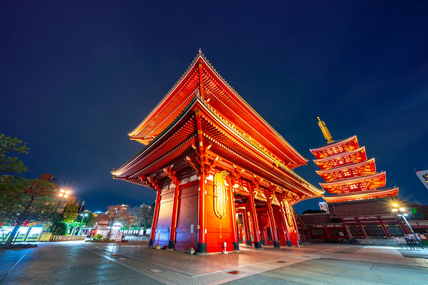 Cette image représente le Temple Senso-ji situé Asakusa. Idéal pour des activités à faire lors d'un séjour au Japon