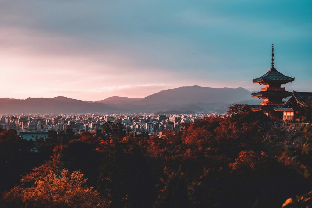 Cette image représente la Pagote Chureito situé près du Mont Fuji à Shimokitazawa